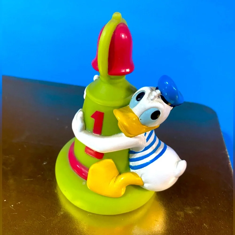 WALT DISNEY VINTAGE DONAL DUCK SAILOR HOLDING BUOY FLOATER BATH TOY BY APPLAUSE - Picture 1 of 8